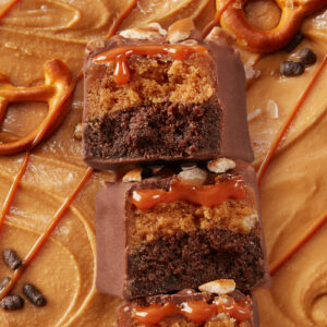 MyProtein  Šestivrstvá proteinová tyčinka - 6 x 60g - Chocolate Peanut Pretzel